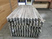 Foto 2 van 8x8CM hardhout gebruikte palen 200 CM