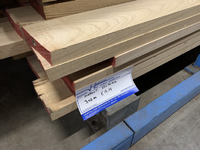 Foto 3 van 26x130MM meranti balk geschaafd 3050 MM lengte